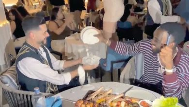 Antoine Semenyo Dünya Kupası’na veda etti, soluğu Bodrum’da aldı 1 2026 FIFA Dünya Kupası’nda Gana Milli Takımı ile mücadele eden Antoine Semenyo, takımının turnuvaya veda etmesinin ardından arkadaşlarıyla Bodrum’a geldi.