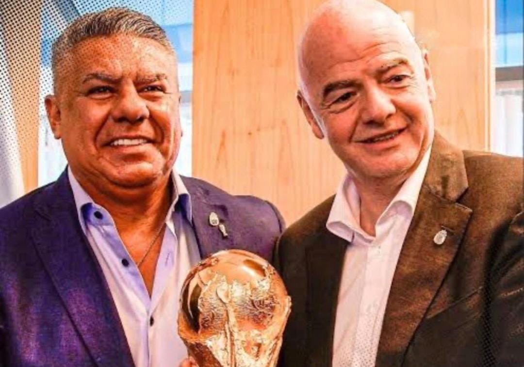 "Arjantin para akladı! FIFA korudu" 1 Gazeteci Romain Molina, "Arjantin Futbol Mafyası" adlı videosunda kara para aklama, yolsuzluk ve FIFA üçgenini anlattı