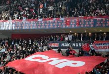 CHP Kurultayı’nda şaibe iddiasıyla açılan ceza davası 16 Eylül’e ertelendi. Davada, 12 kişi sanık olarak yer alıyor.