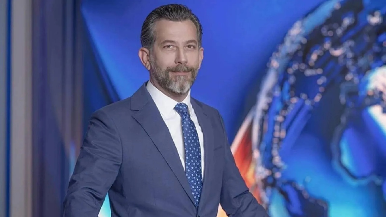 Deniz Bayramoğlu’nun işine son verildi 1 Kanal D Ana Haber sunucusu Deniz Bayramoğlu’nun görevine son verildiği öğrenildi. Kanal D’den konuya ilişkin resmi bir açıklama yapılmadı.