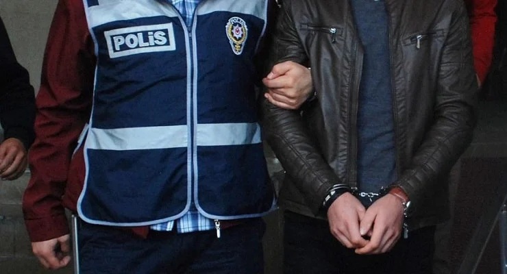 FETÖ’ye 81 ilde operasyon! 968 şüpheli hakkında işlem başlatıldı 1 İçişleri ve Adalet bakanlıkları, FETÖ/PDY’ye yönelik 81 ilde 968 şüpheli hakkında operasyon başlatıldığını açıkladı.