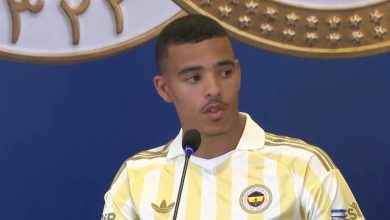 Fenerbahçe'de Greenwood: Şampiyon olup tarih yazalım 13 Fenerbahçe yeni transferleri Mason Greenwood, Nathan Ake ve Vedat Muriqi için ortak imza töreni düzenledi