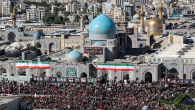 Hamaney için Meşhed’de cenaze töreni yapıldı 1 ABD-İsrail saldırılarında hayatını kaybeden İran’ın eski lideri Ayetullah Ali Hamaney için doğduğu kent Meşhed’de cenaze töreni düzenlendi.