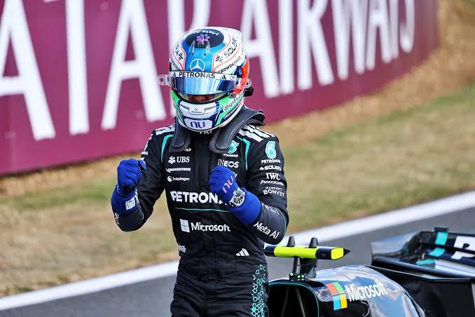 Kimi Antonelli'den çifte zafer 2 F1'in genç yıldızı Kimi Antonelli, Britanya GP'sinde sprint yarışını ve pole pozisyonunu kazanarak tarih yazdı