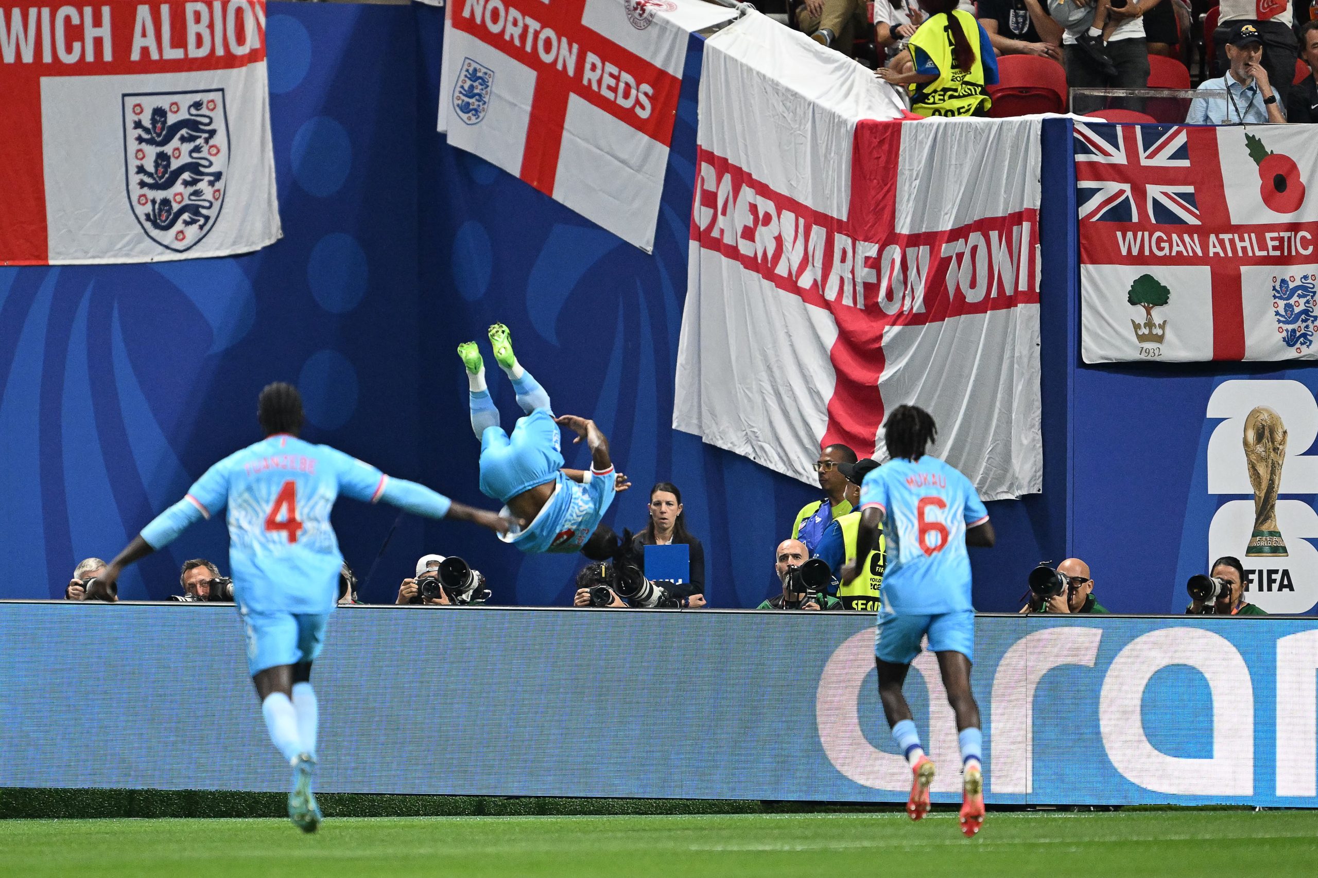 2026 Dünya Kupası'nda İngiltere'yi Harry Kane taşıdı 1 2026 Dünya Kupası Son 32 Turu’nda İngiltere, Demokratik Kongo Cumhuriyeti'ni Harry Kane'in iki golüyle eledi