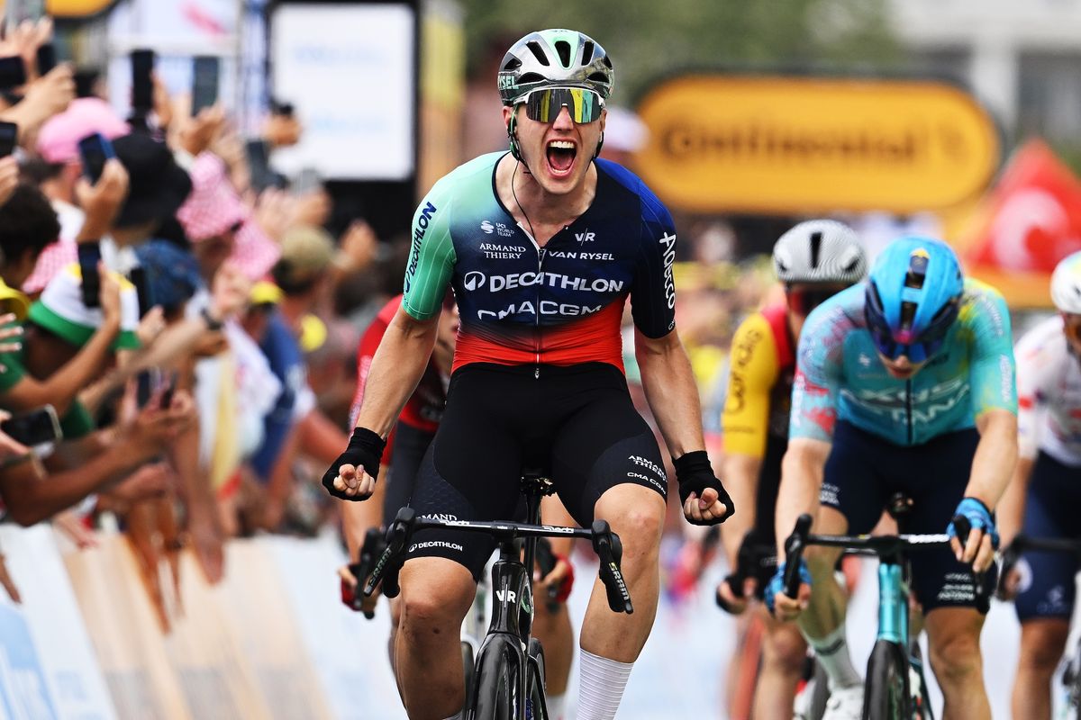 Tour de France'ta Olav Kooij fırtınası 2 Olav Kooij kariyerinin ilk Fransa Turu zaferini büyük bir sevinçle kutladı