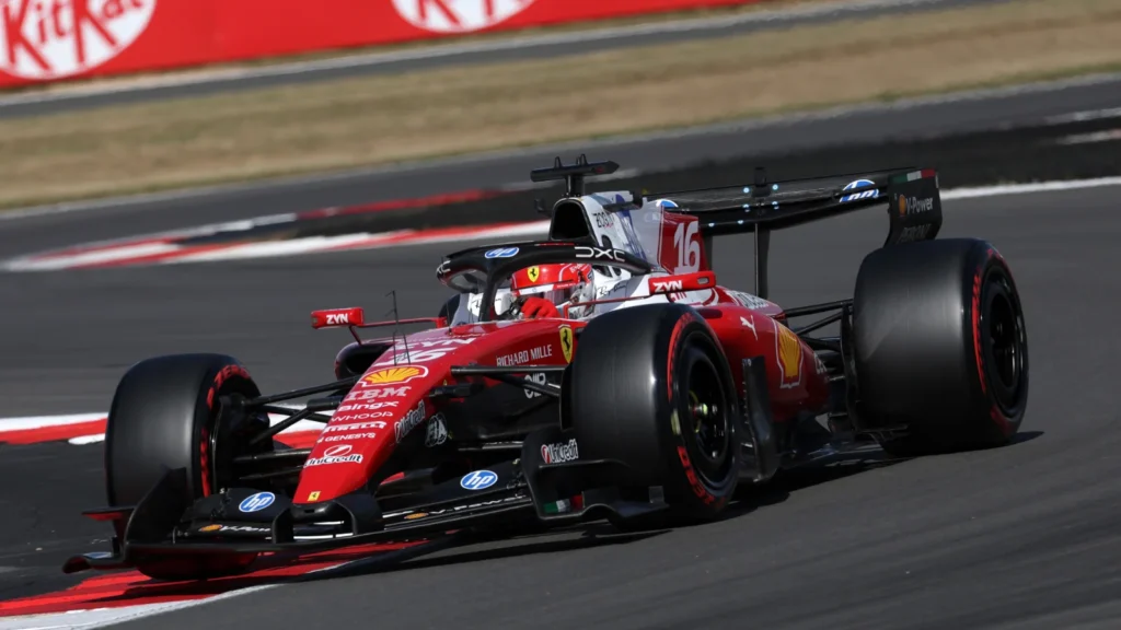 Kaostan Charles Leclerc galip çıktı 2 Ferrari pilotu Charles Leclerc, olaylı Silverstone GP'sinin galibi olmayı başardı