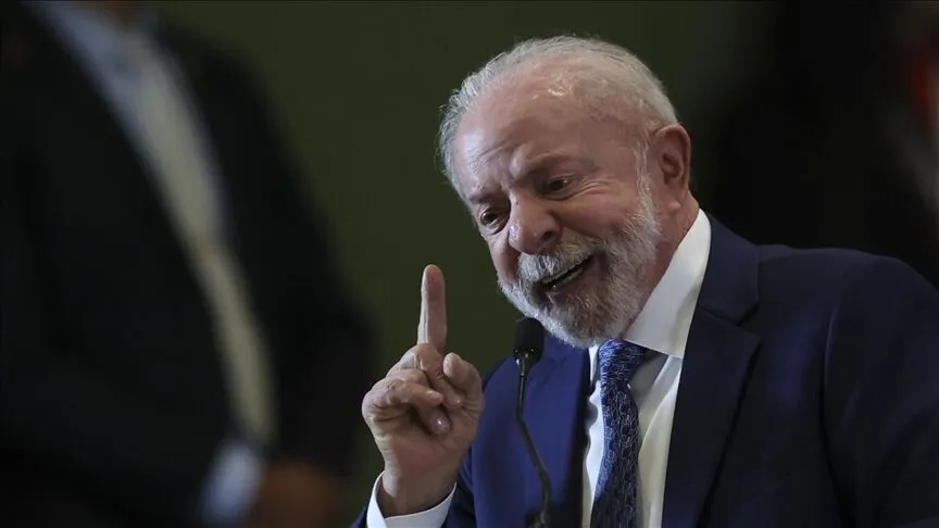 Lula’dan Trump’ın Hürmüz kararına sert tepki 1 Lula da Silva, ABD Başkanı Donald Trump’ın Hürmüz Boğazı’ndan geçen kargolardan yüzde 20 geçiş ücreti alınacağı açıklamasını “korsanlık” olarak nitelendirdi.