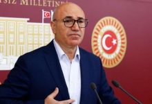 CHP’li Mahmut Tanal, Yunanistan sınırında oluşan uzun araç kuyruğuna dikkat çekerek, geçişlerde yaşanan bekleyişe tepki gösterdi.