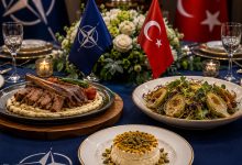 ABD Başkanı Donald Trump, Ankara'daki NATO Liderler Zirvesi'nde çok beğendiği dana kaburga tandırı Beyaz Saray'a transfer ediyor