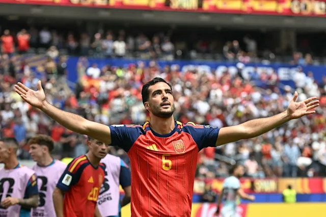 Son dakikaların golcüsü Mikel Merino, bir kere daha İspanya'yı ipten aldı