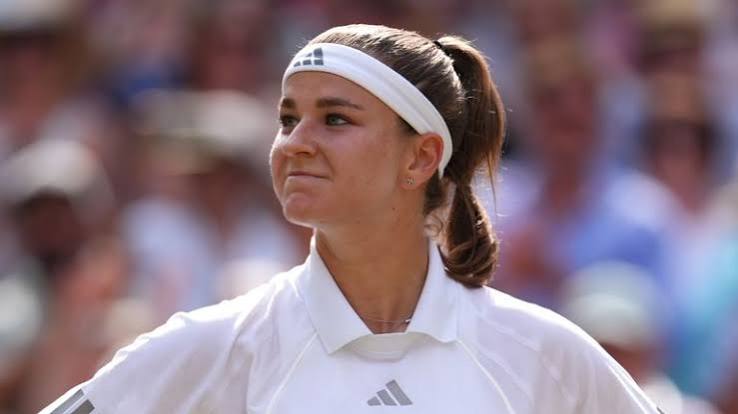 Nefes kesen maç Karolina Muchova'nın 1 Karolina Muchova tarihe geçen bir maç sonunda Coco Gauff'u mağlup ederek ilk Wimbledon finaline yükselmeyi başardı