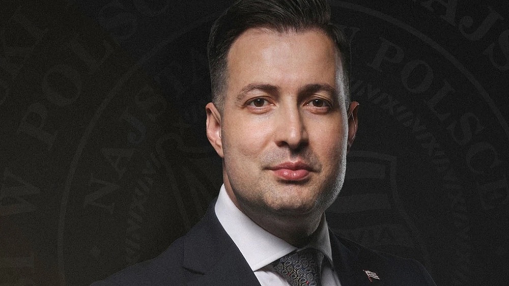 Polonya futbolunda Türk başkan dönemi! Murat Çolak Cracovia’nın başına geçti 1 Polonya’da AGH University of Krakow’da profesör olarak görev yapan Murat Çolak, Cracovia’da yönetim kurulu başkanlığına getirildi.
