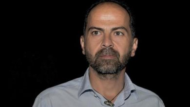 Nasuh Mahruki tutuklandı 14 AKUT kurucusu ve eski başkanı Nasuh Mahruki, 'Halkı kin ve düşmanlığa tahrik' gerekçesiyle tutuklandı