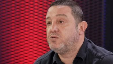 Nihat Kahveci dosyasında yeni gelişme 13 Eski milli futbolcu Nihat Kahveci hakkında ortaya atılan darp iddiasının ardından yeni bir ayrıntı ortaya çıktı.