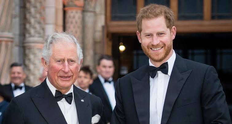 Prens Harry'nin Londra ziyareti krize döndü! 1 Prens Harry’nin Londra ziyareti sırasında Buckingham Sarayı’nda kalacağı açıklanmıştı