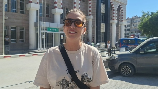Tamar Tanrıyar’ın YouTube hesabına erişim engeli 1 Tamar Tanrıyar’ın Siber Haber TV adlı YouTube hesabı için İstanbul 4. Sulh Ceza Hakimliği tarafından erişim engeli kararı verildi.
