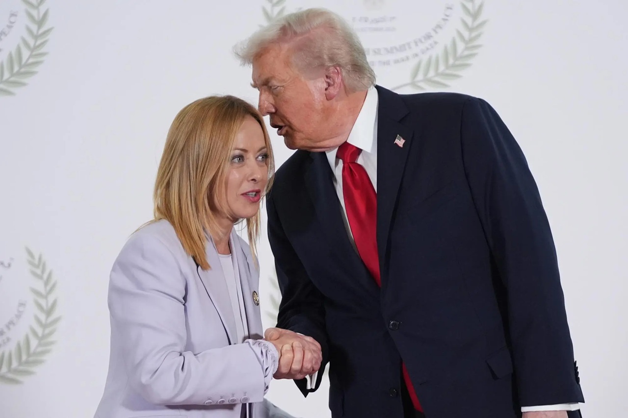 Trump’tan Meloni’ye yeni çıkış: “Uzaklaştırma kararı gerekli” 1 Donald Trump, Ankara’da düzenlenecek NATO Zirvesi öncesi İtalya Başbakanı Giorgia Meloni’yi hedef alan yeni bir paylaşım yaptı
