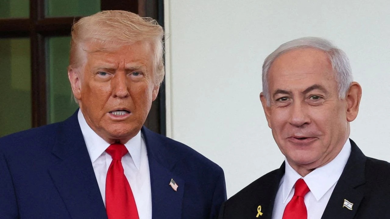 Trump ve Netanyahu’dan İran görüşmesi 1 İsrail Başbakanı Binyamin Netanyahu ile ABD Başkanı Donald Trump’ın ise son gelişmeleri telefonda görüştüğü bildirildi.