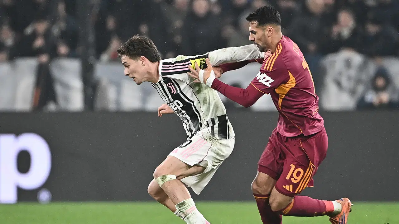 Juventus'tan Zeki Çelik Sürprizi! 2 Roma'da kariyerine devam etmesi beklenen Zeki Çelik, Juventus'a Kenan Yıldız'ın yanına gitmek üzere