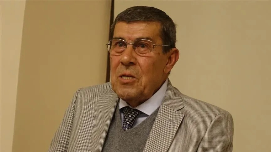 Zihni Göktay hayatını kaybetti 1 Türk tiyatrosunun usta isimlerinden Zihni Göktay, rahatsızlanarak kaldırıldığı hastanede 81 yaşında hayatını kaybetti.